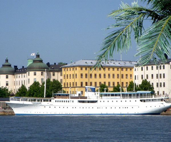 Julbord på Mälardrottningen